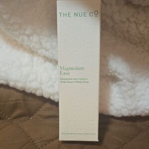 The Nue Co Magnesium Ease Body Spray - White
